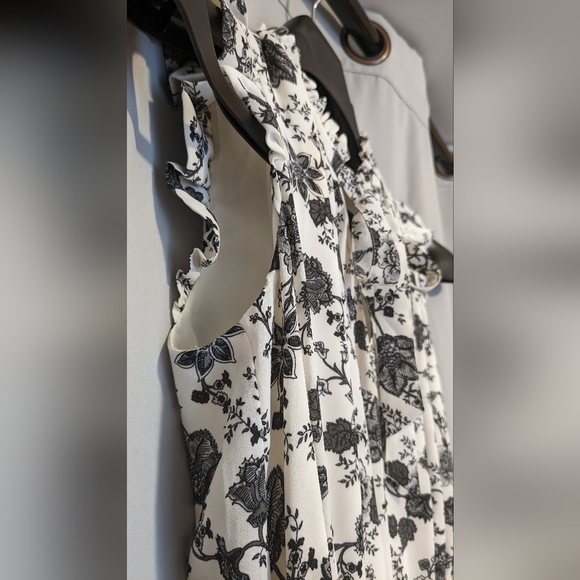 Banana Republic Floral Sleeveless Dress - Picture 4 of 10